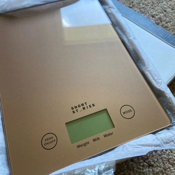 Short St_ries Gold Digital Kitchen Scale - Picture 4 of 4
